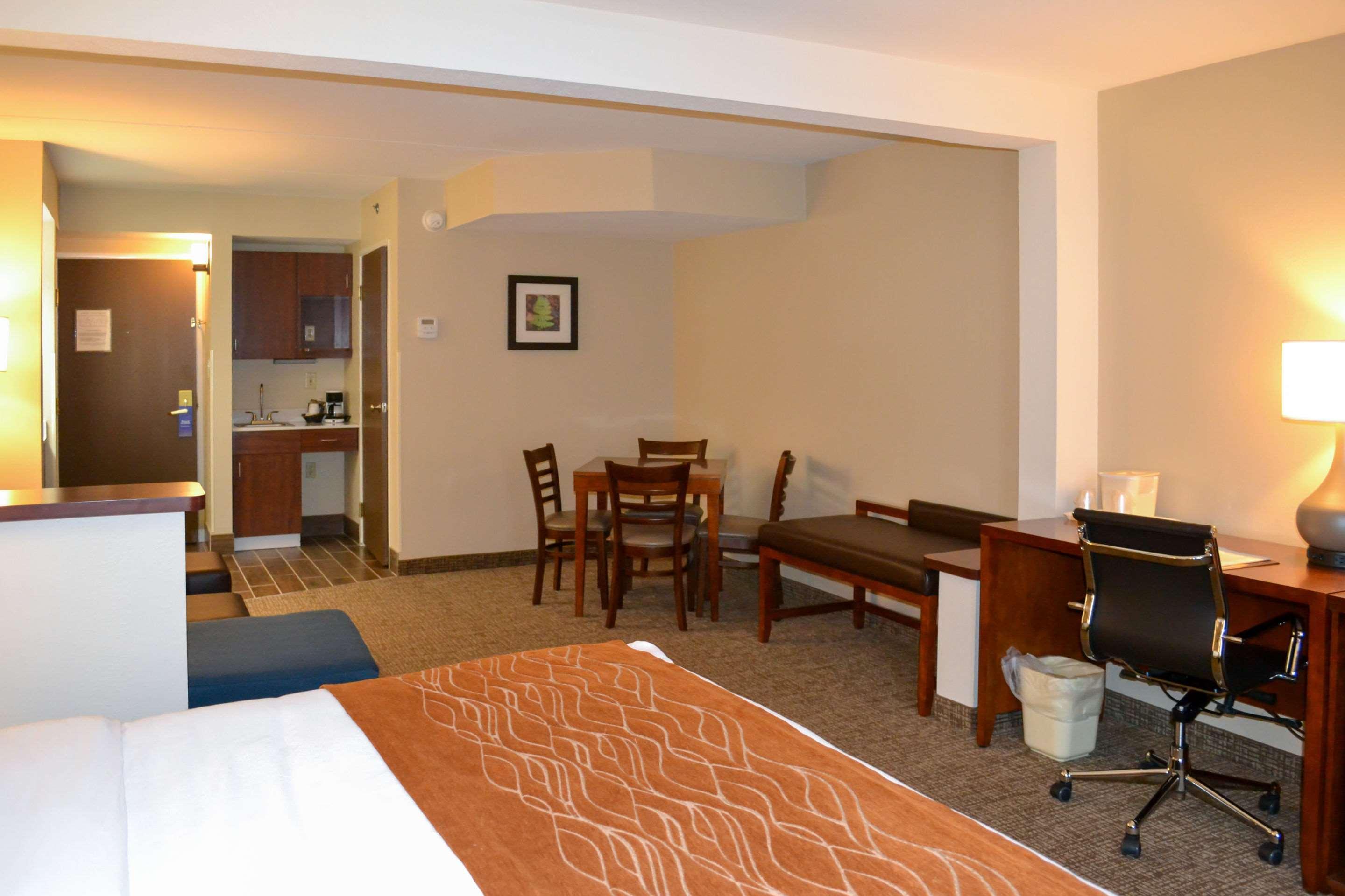 Comfort Inn & Suites Wilkes Barre - Arena Экстерьер фото