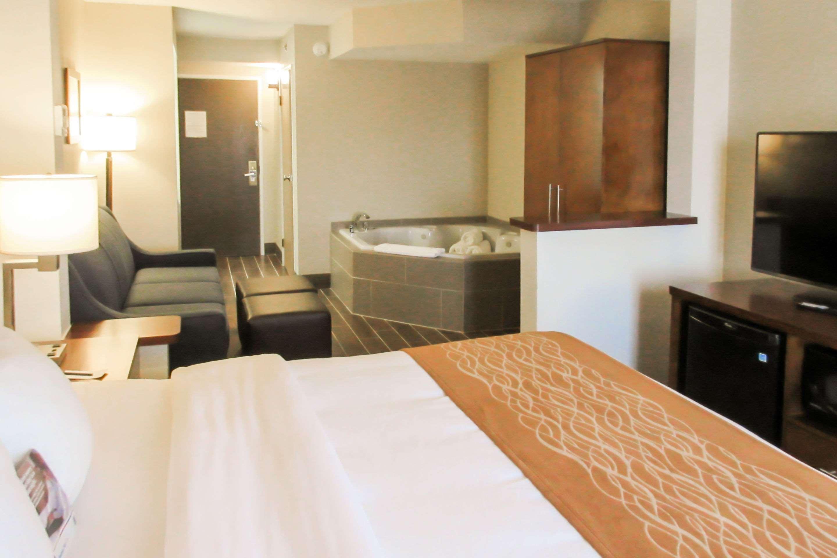 Comfort Inn & Suites Wilkes Barre - Arena Экстерьер фото